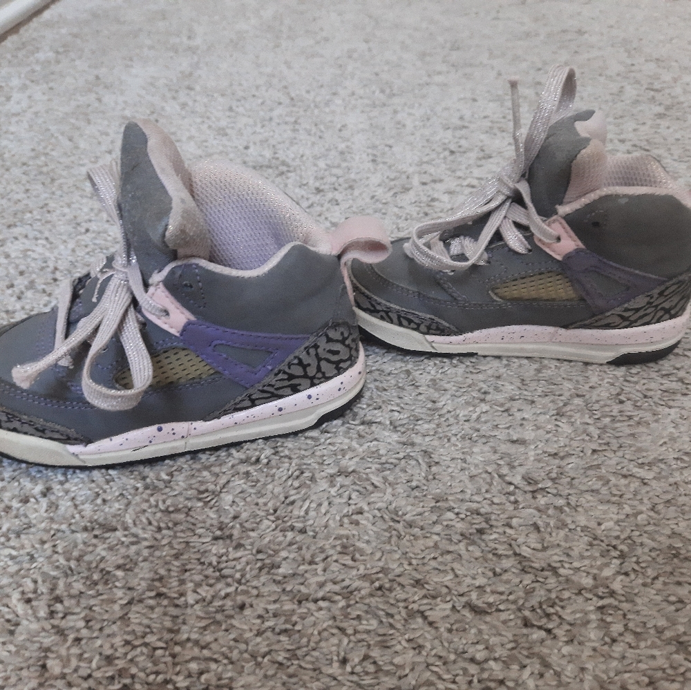 Jordan Nike toddler sneakers size 7c - Picture 3 of 4